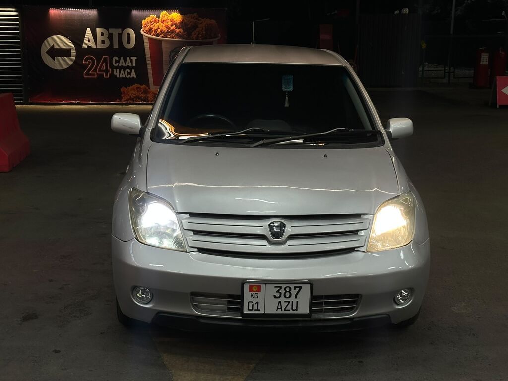 Toyota Ist: 2003 г., 1.5 л, Автомат, Бензин: фото 5