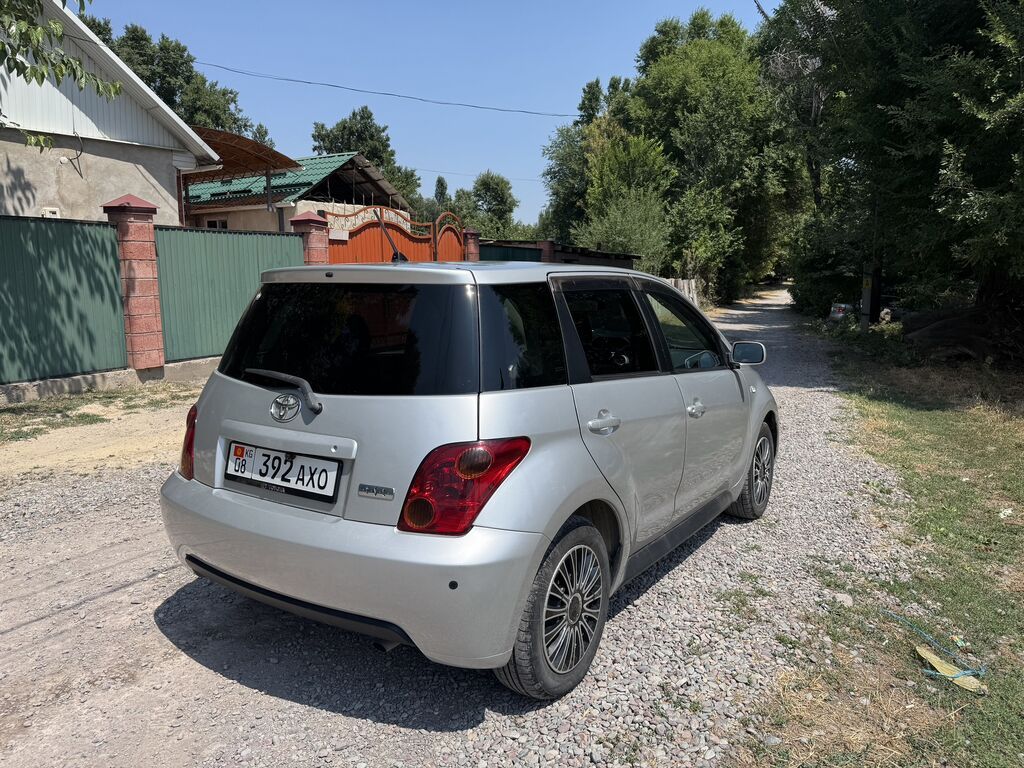 Toyota Ist: 2003 г., 1.3 л, Автомат, Бензин, Хэтчбэк: фото 4