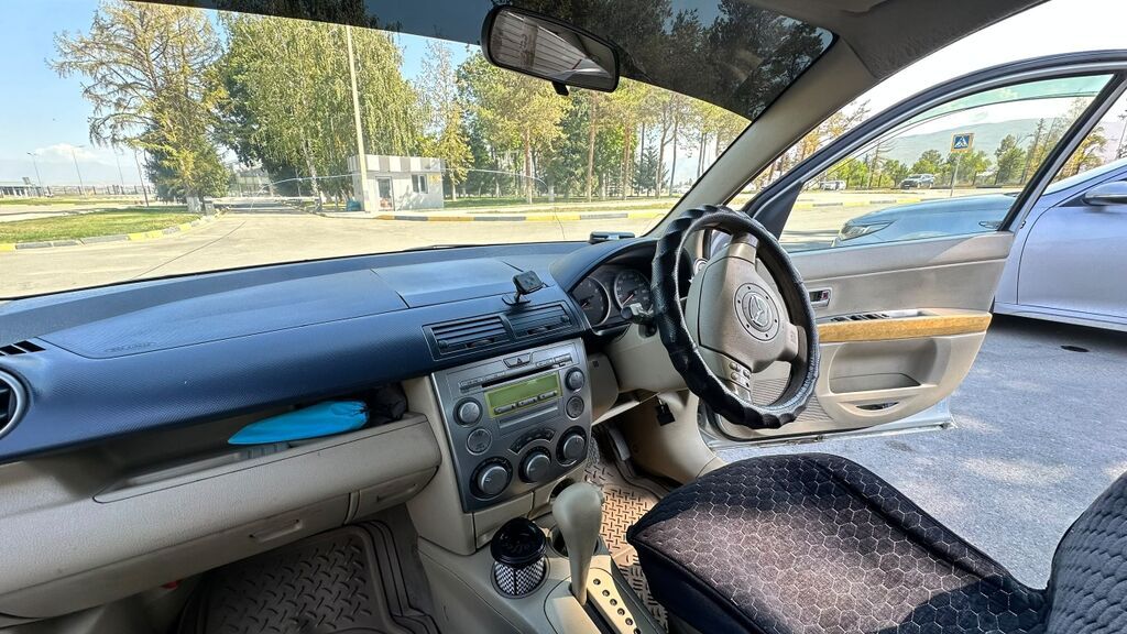 Mazda Demio: 2004 г., 1.5 л, Автомат, Бензин, Хэтчбэк: фото 7