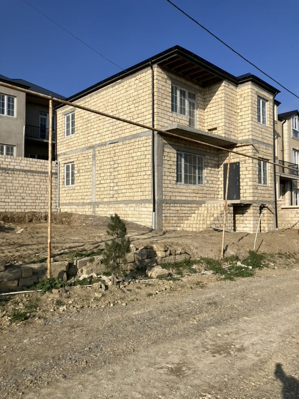 Badamdar qəs. 4 otaqlı, 140 kv. m, Kredit yoxdur, Təmirsiz