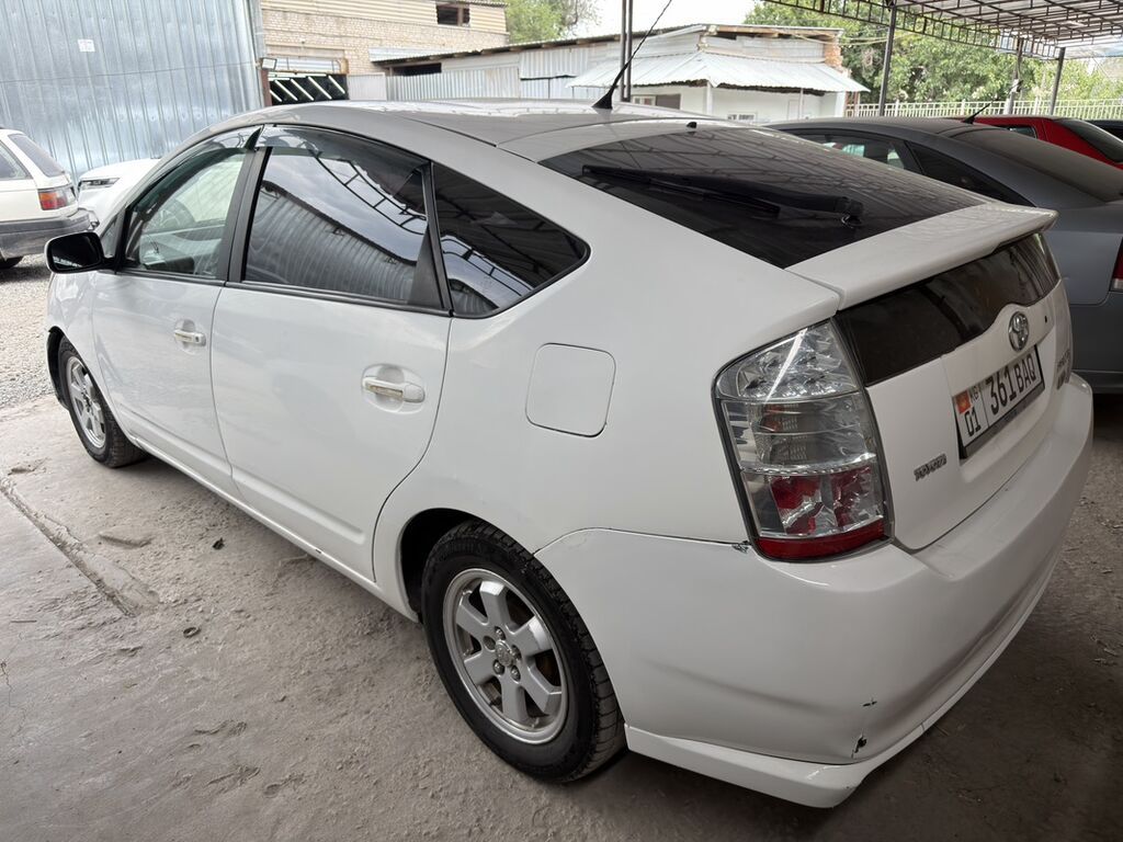 Toyota Prius: 2008 г., 1.5 л, Вариатор, Гибрид, Хэтчбэк: фото 4