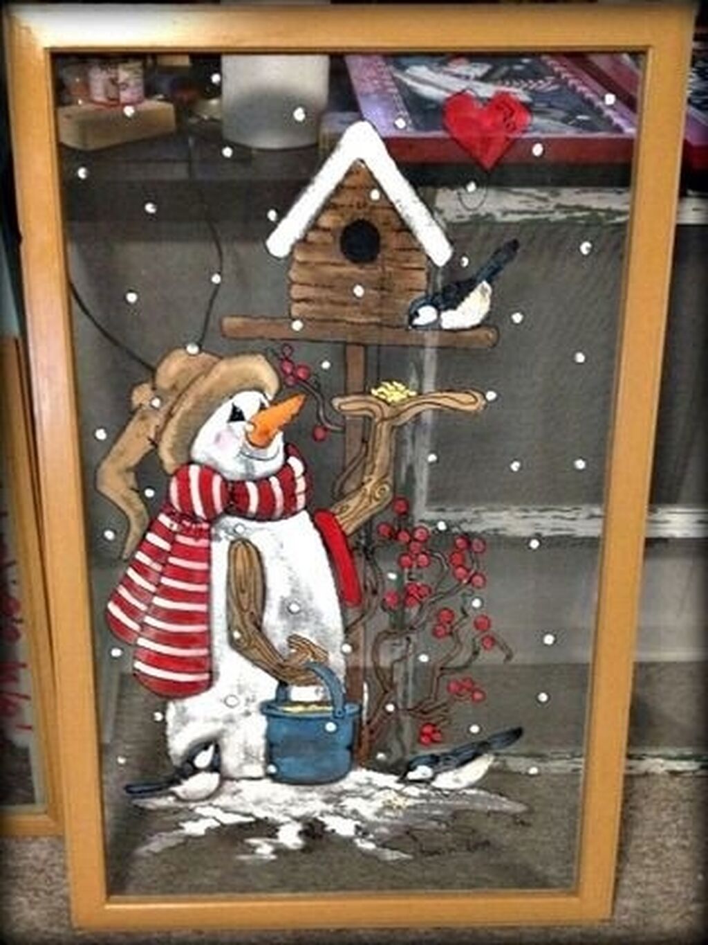 Снеговик на стекле гуашью