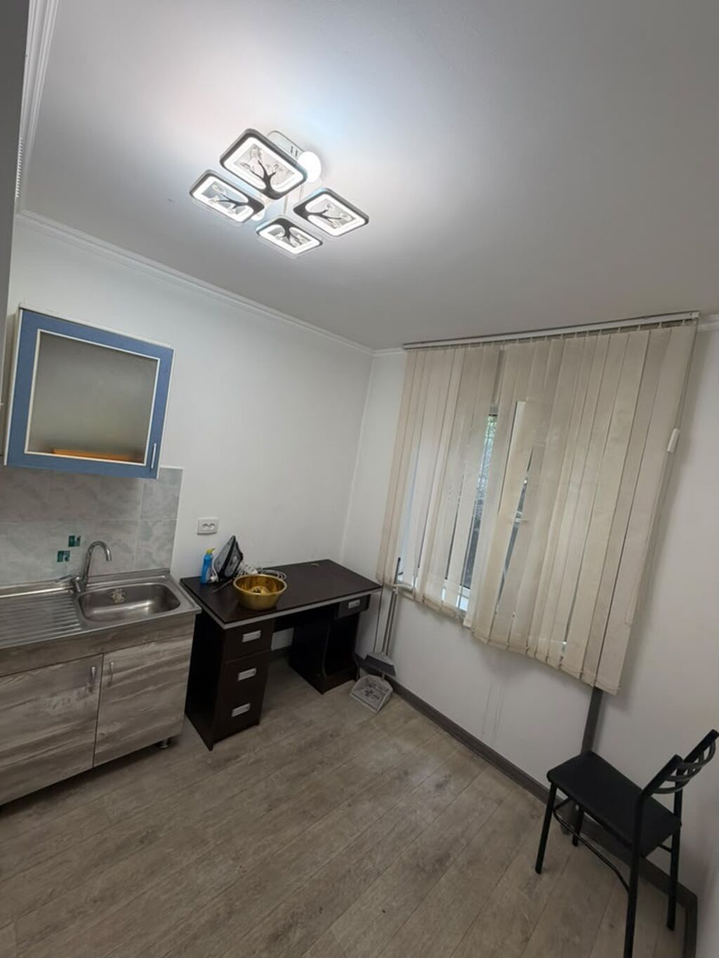 Аренда офисов, 60 м², В жилом комплексе, 1 линия, С отдельной кухней, С отдельным входом: фото 4