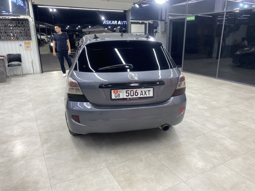 Honda Civic: 2004 г., 1.7 л, Автомат, Бензин, Хэтчбэк: фото 4