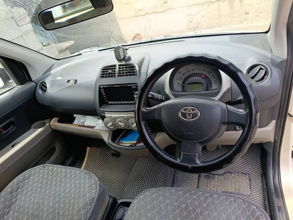 Toyota Passo: 2003 г., Автомат, Хэтчбэк: фото 5