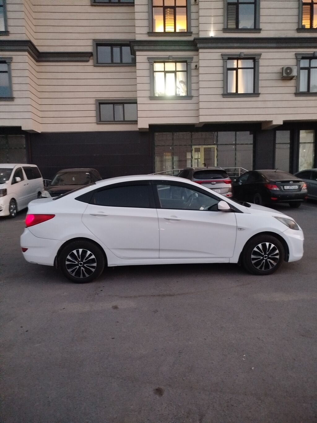 Hyundai Solaris: 2014 г., 1.4 л, Автомат, Бензин, Седан: фото 4