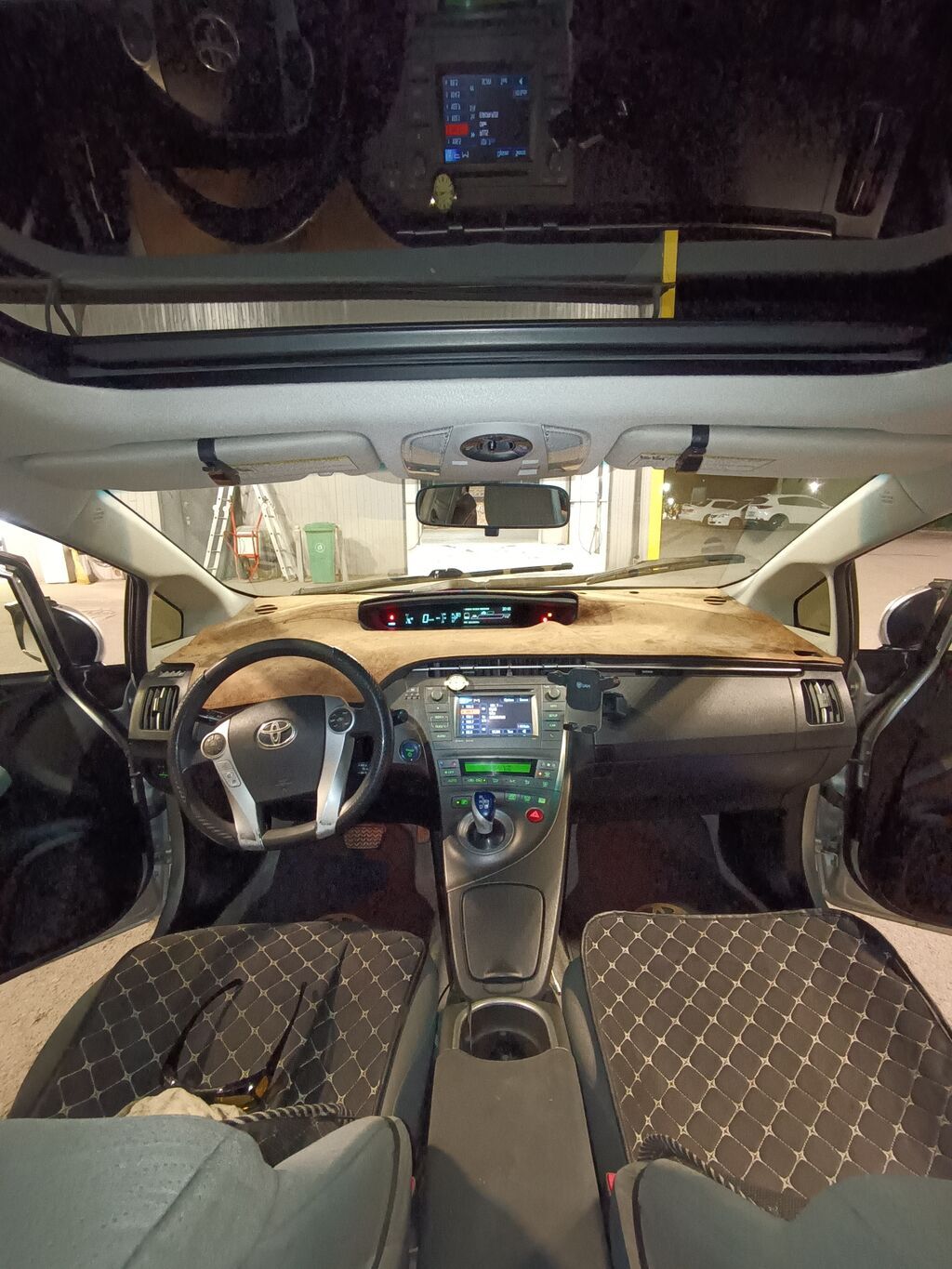 Toyota Prius: 2012 г., 1.8 л, Автомат, Гибрид, Хэтчбэк: фото 8