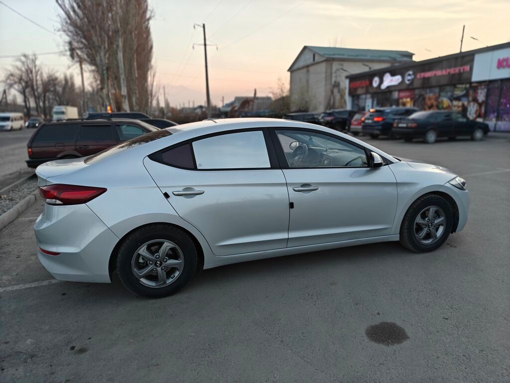 Hyundai Avante: 2018 г., 1.6 л, Автомат, Газ, Седан: фото 3