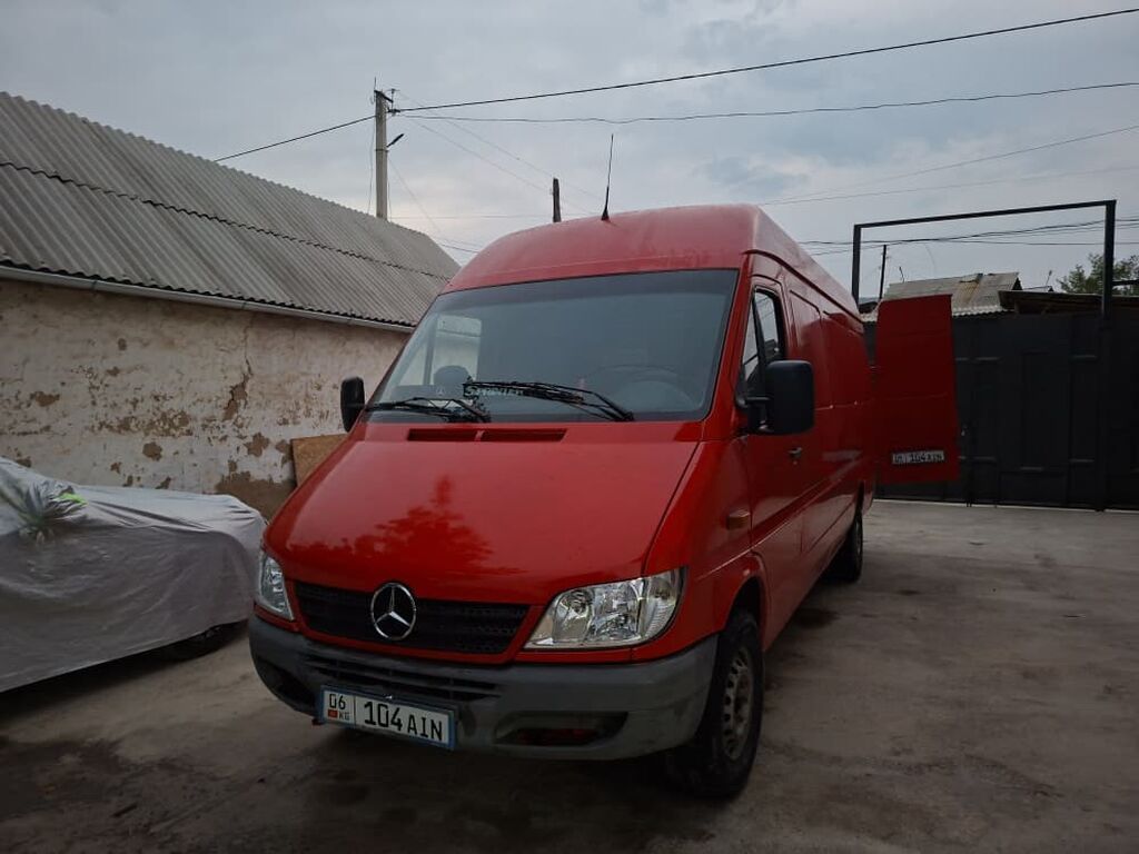 Mercedes-Benz Sprinter (длинная база, высокий крыша), красный фургон: фото 2