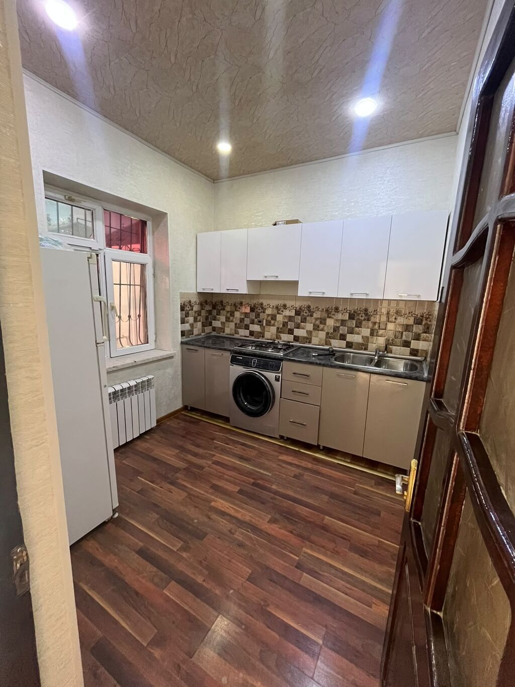 Binəqədi qəs. 3 otaqlı, 75 kv. m, Yeni təmirli