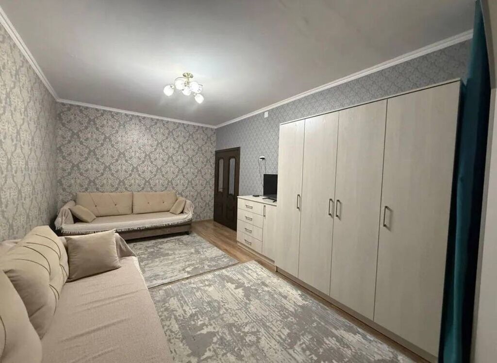 1 комната, 42 м², 12 мкр 106 серия, 3 этаж, Евроремонт: фото 2