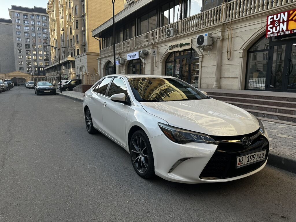 Toyota Camry: 2015 г., 3.5 л, Автомат, Бензин, Седан: фото 2