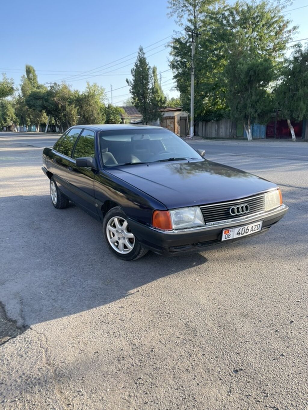 Audi 100: 1990 г., 1.8 л, Механика, Бензин, Седан: фото 4