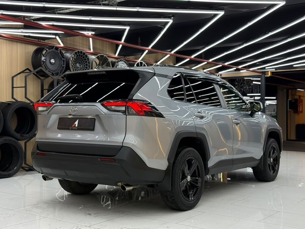 Toyota RAV4: 2019 г., 2.5 л, Автомат, Бензин, Кроссовер: фото 4