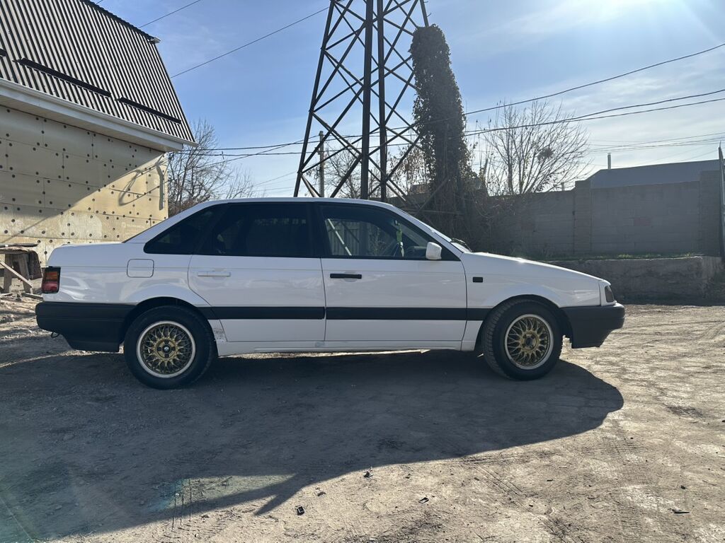 Volkswagen Passat: 1989 г., 1.8 л, Механика, Бензин, Седан: фото 2