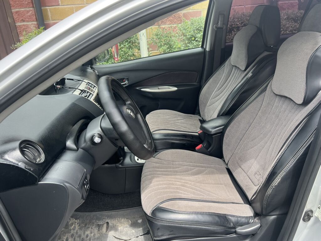 Toyota Yaris 2008, седан, 1.3 л, автомат: фото 8