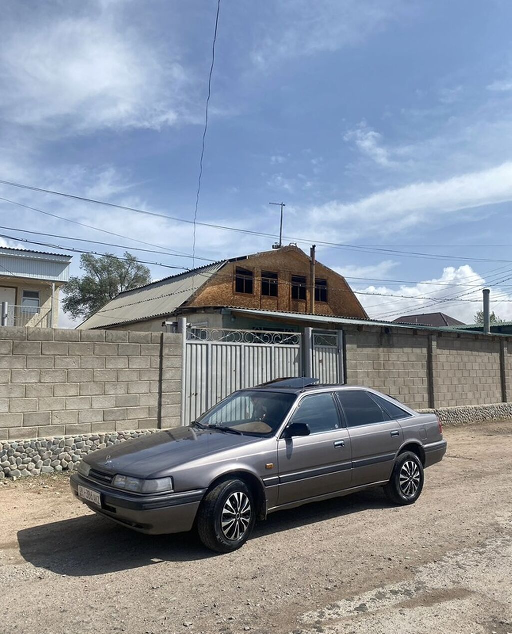 Mazda 626: 1992 г., Механика, Седан: фото 3