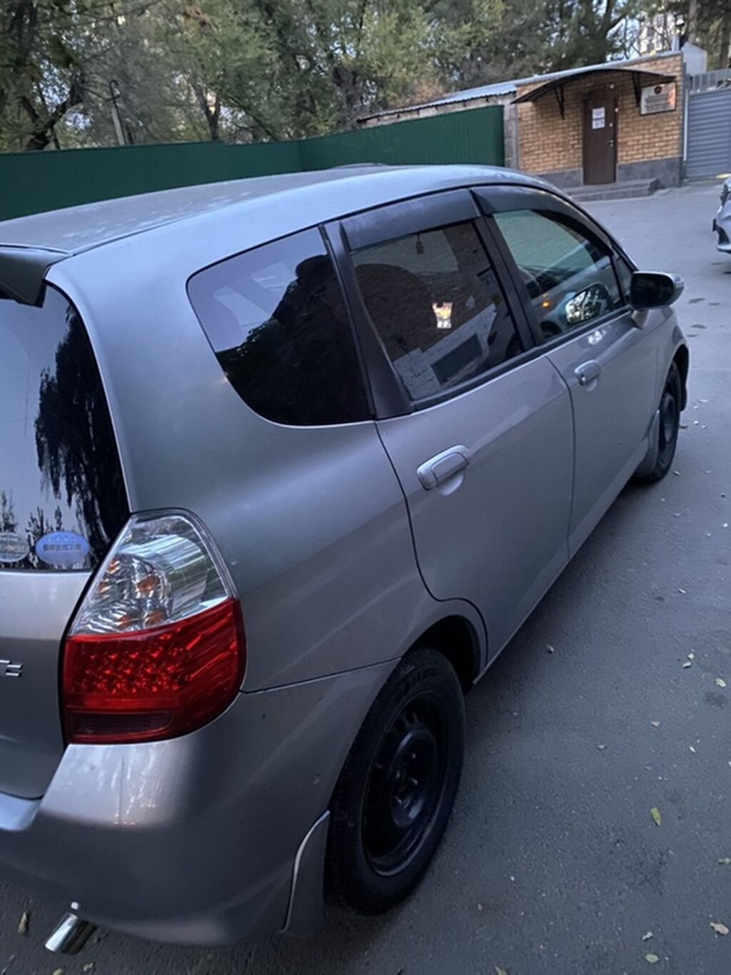 Honda Fit: 2005 г., 1.3 л, Автомат, Бензин, Хэтчбэк: фото 4