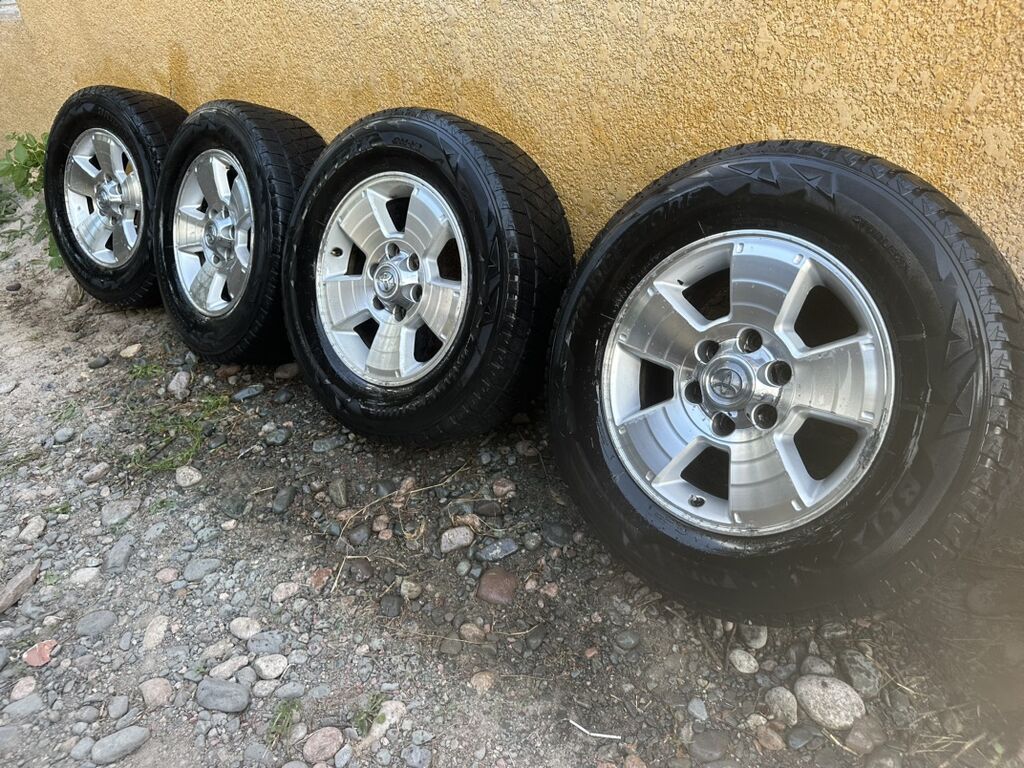 Срочно Продаю комплект 4шт Для Тойота 4раннер 265/65/17: фото 1