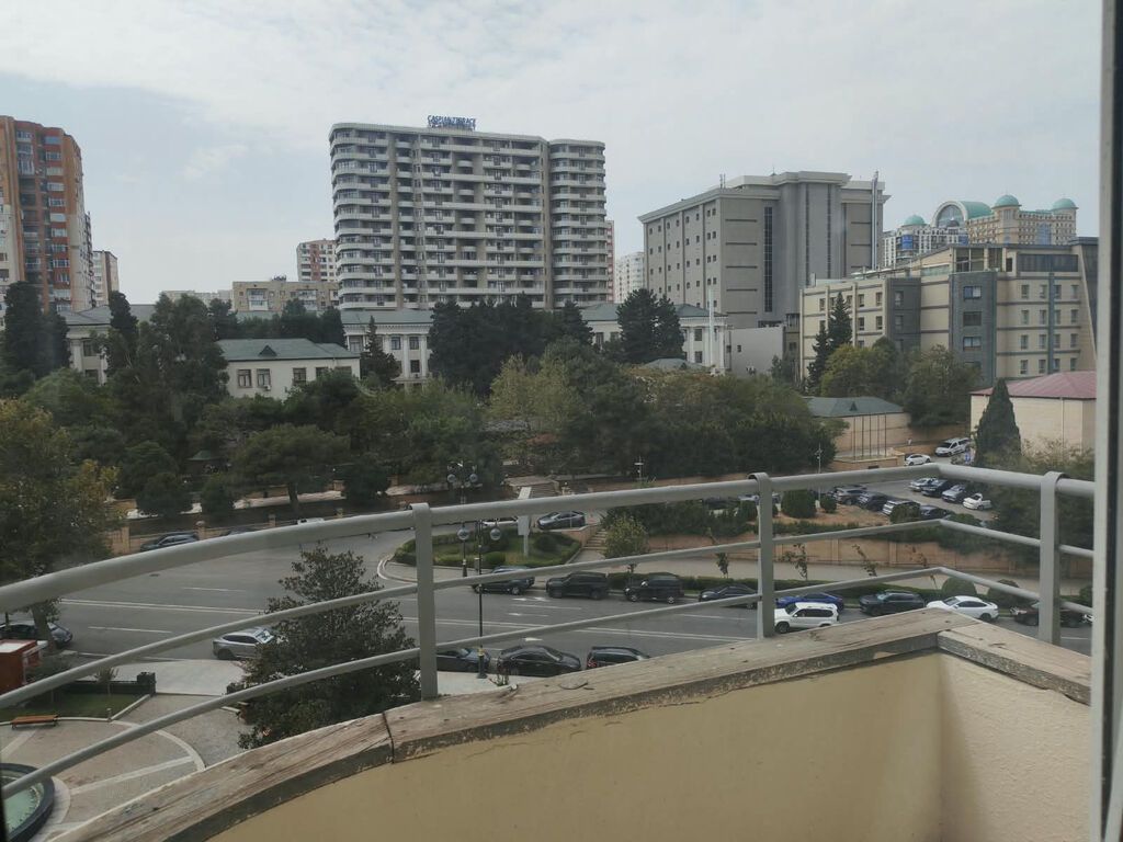 Yasamal, 3 otaqlı, Yeni tikili, m. İnşaatçılar, 150 kv. m
