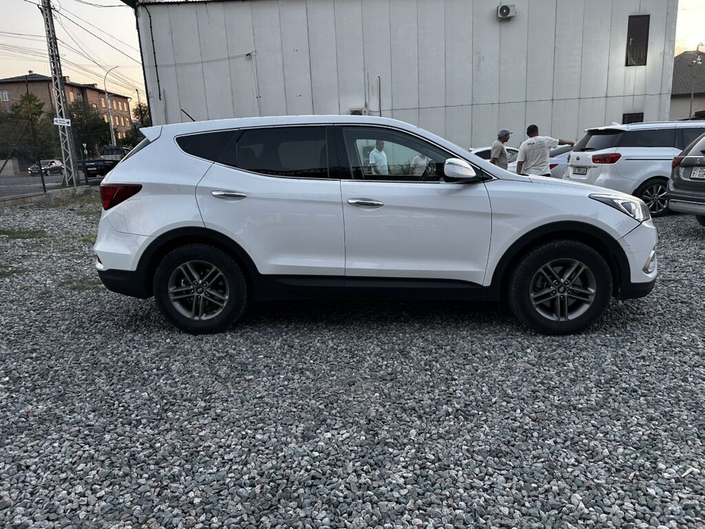 Hyundai Santa Fe: 2017 г., Бензин, Кроссовер: фото 2
