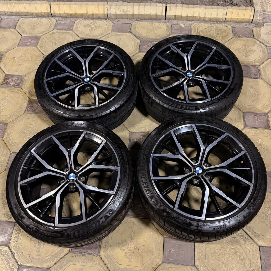 Колеса в сборе 275 / 35 / R 19, Лето, Б/у, Комплект, Легковые, Литые, отверстий - 5: фото 1