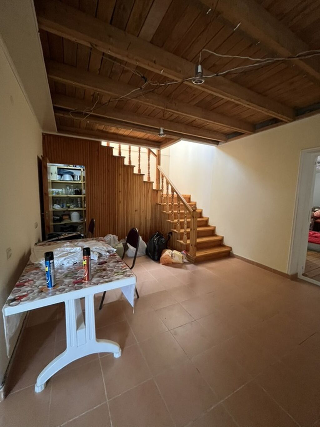 Saray 7 otaqlı, 260 kv. m, Orta təmir