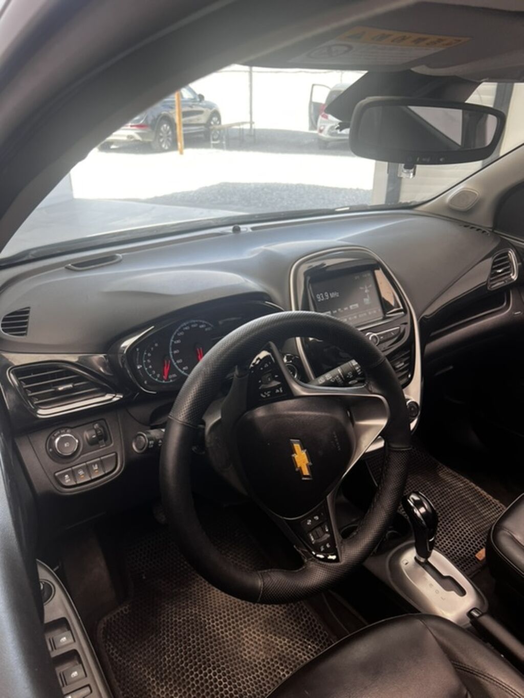 Chevrolet Spark: 2015 г., 1 л, Автомат, Бензин, Хэтчбэк: фото 5