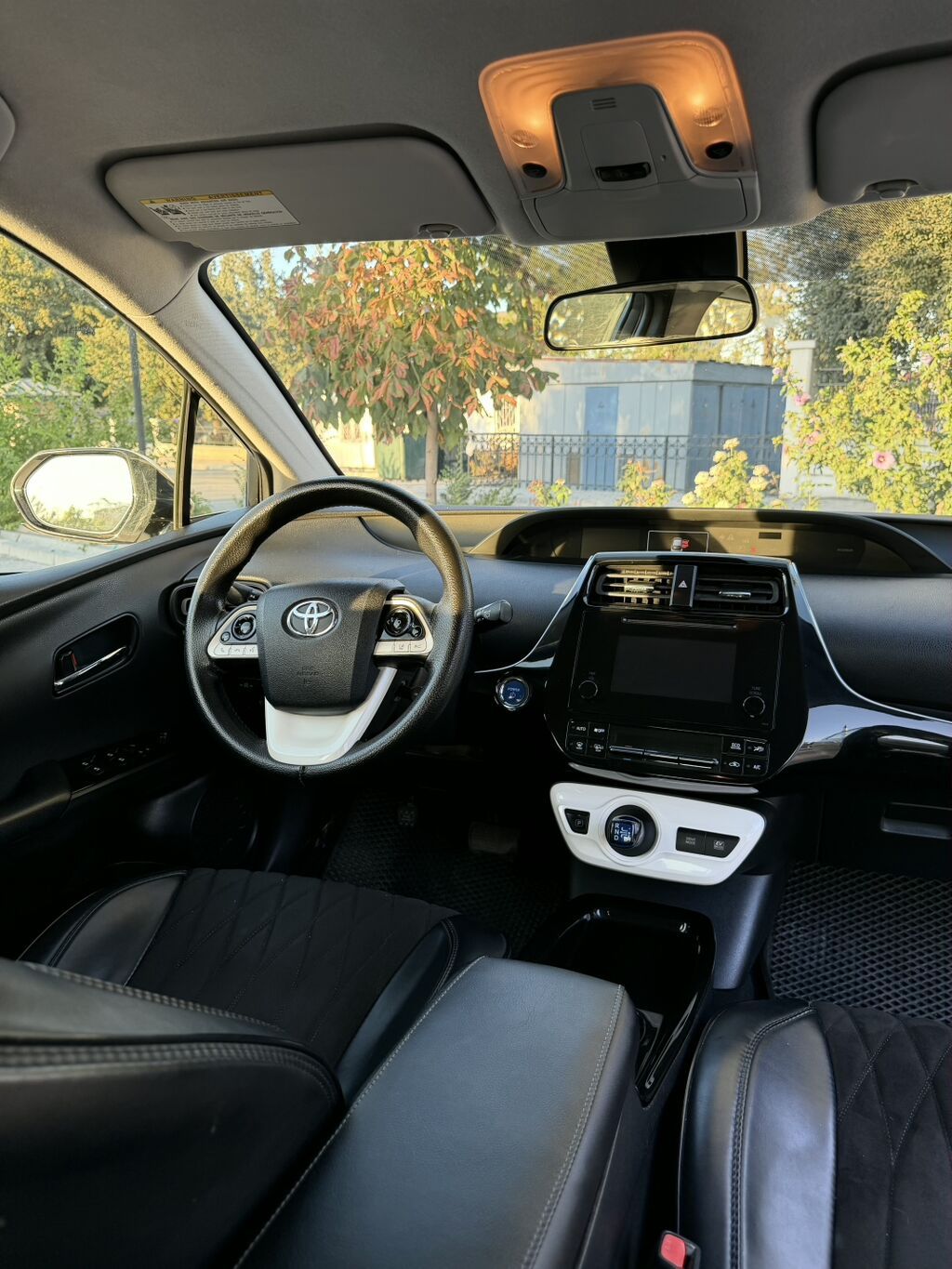 Toyota Prius: 2018 г., 1.8 л, Автомат, Гибрид, Лифтбек: фото 6