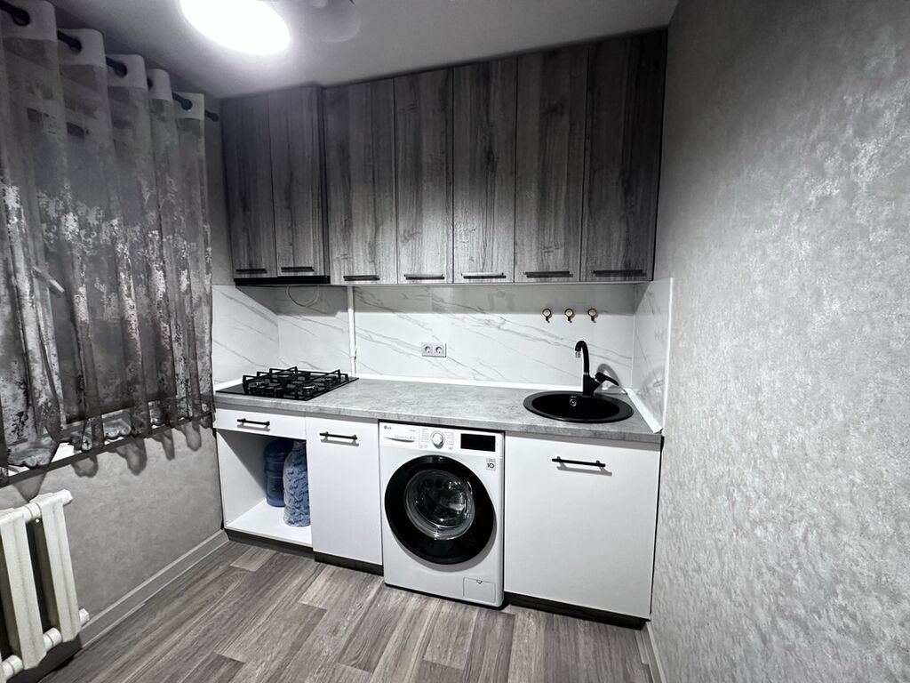 3 комнаты, 64 м², БГУ 104 серия, 1 этаж, Евроремонт: фото 2