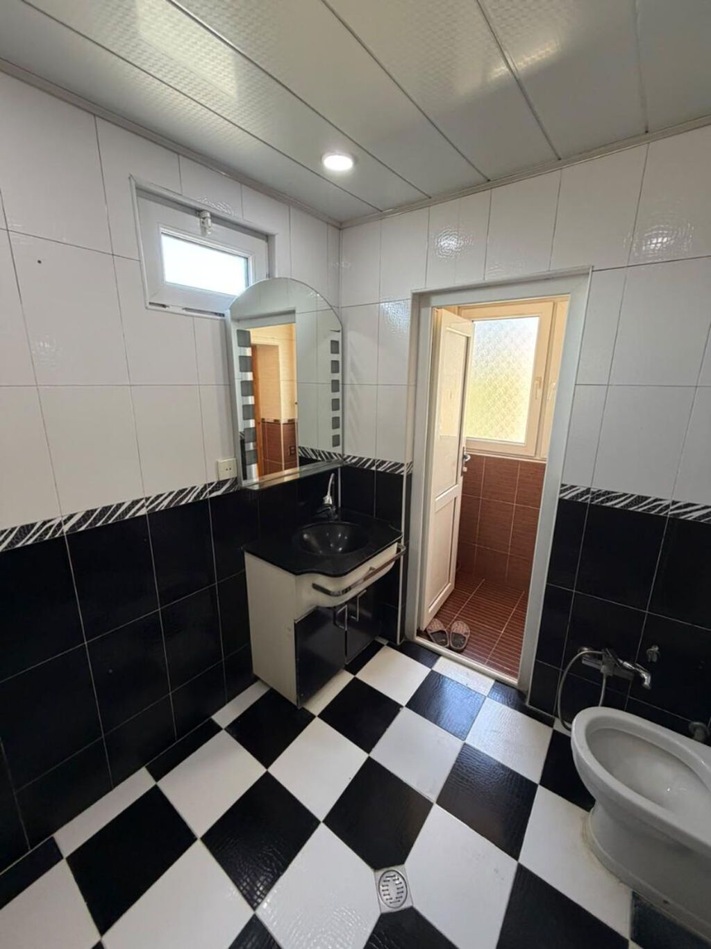 Bakı, Bakıxanov qəs., 3 otaqlı, Köhnə tikili, 76 kv. m