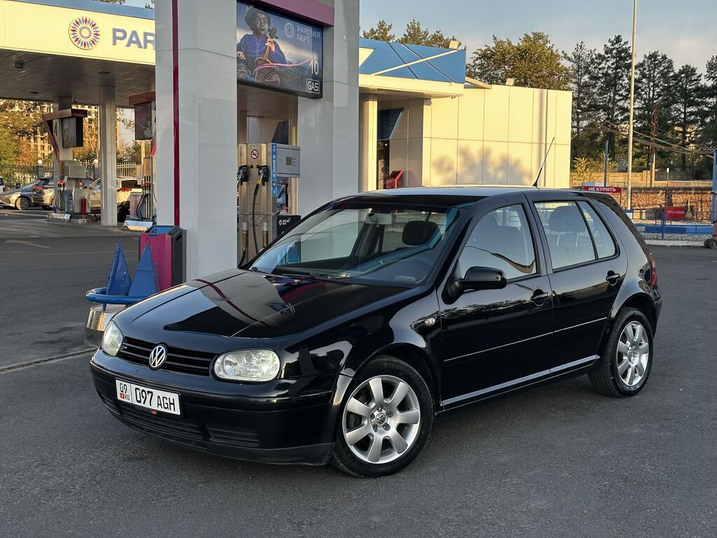 Volkswagen Golf: 2003 г., 1.6 л, Механика, Бензин, Хэтчбэк: фото 2