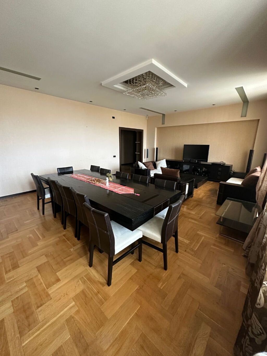 3 otaqlı, Yeni tikili, 172 kv. m