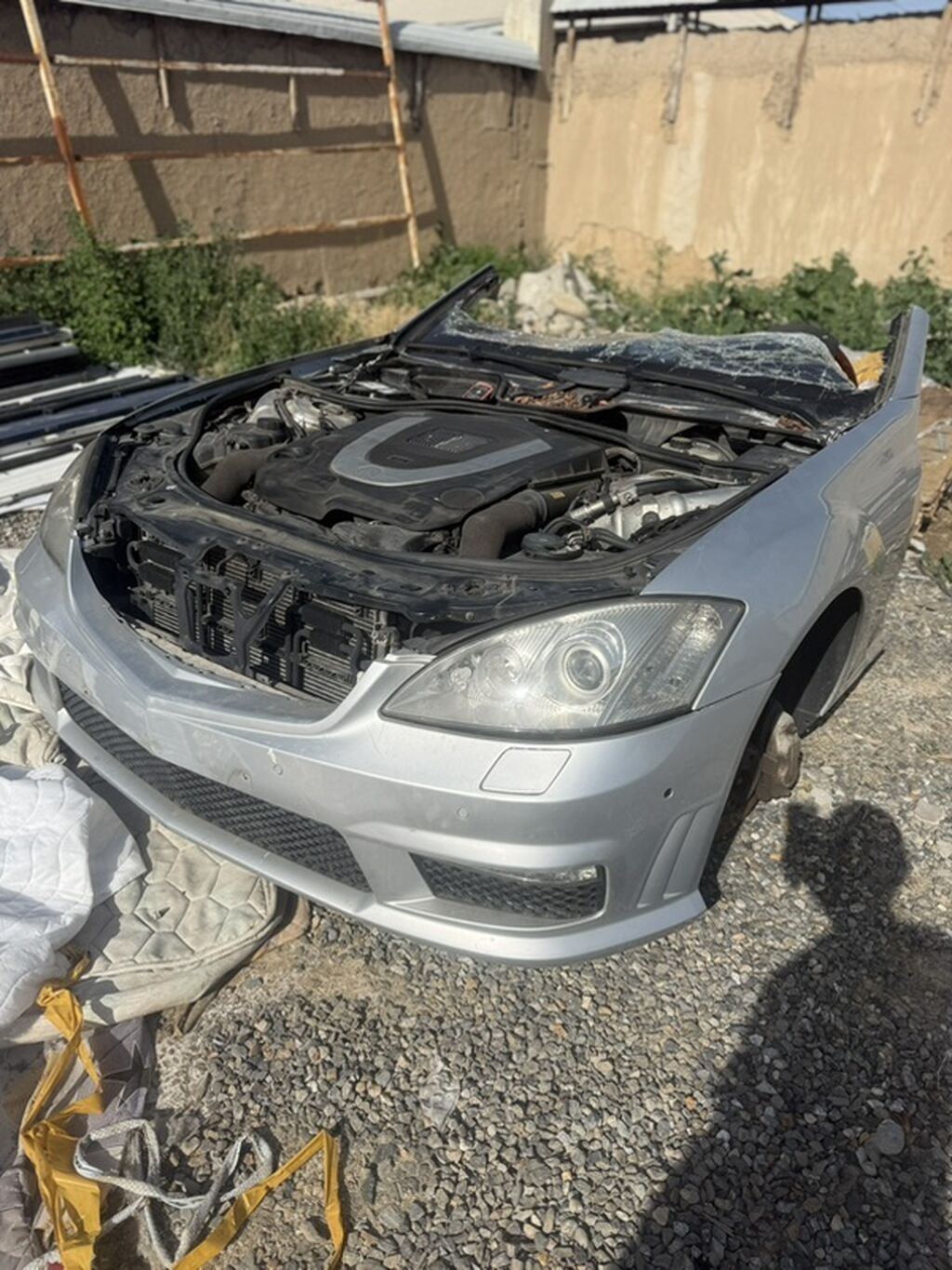 Разборка Mercedes-Benz — передние половины кузова (half-cut) и узлы В: фото 2