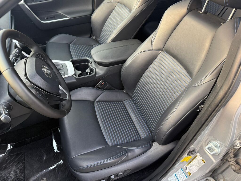 Toyota RAV4: 2019 г., 2.5 л, Вариатор, Гибрид, Кроссовер: фото 8