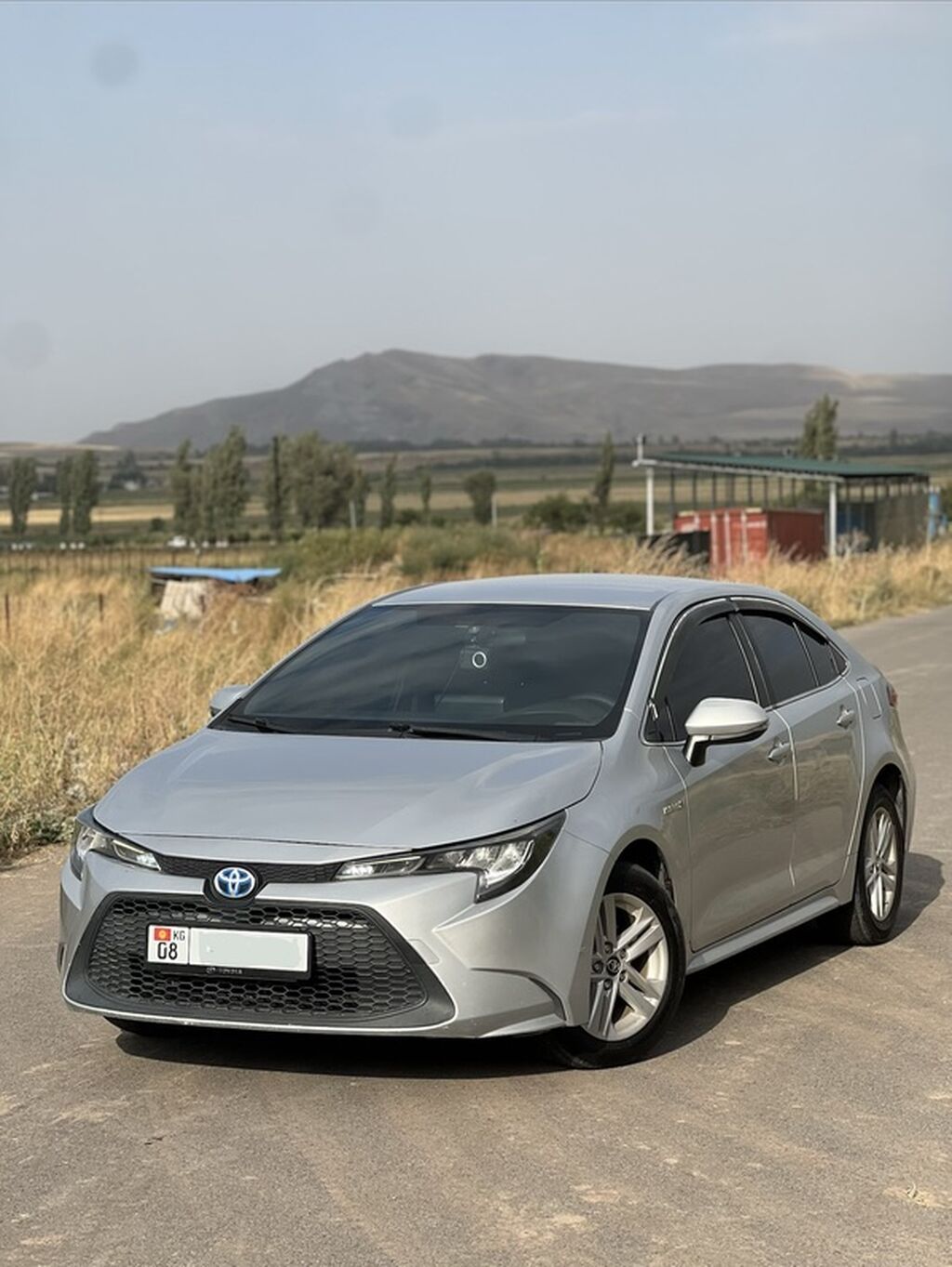 Toyota Corolla: 2020 г., 1.8 л, Вариатор, Гибрид, Седан: фото 3