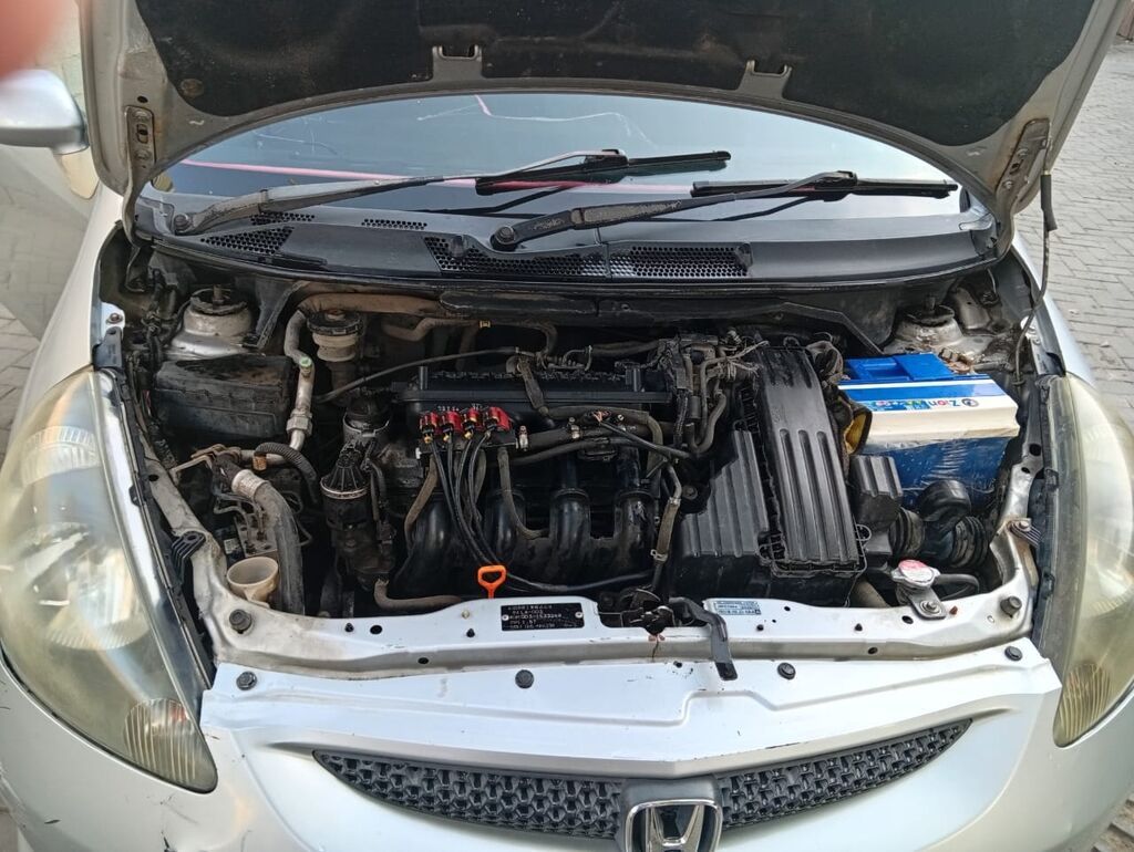 Honda Fit: 2003 г., 1.5 л, Вариатор, Газ, Хэтчбэк: фото 6