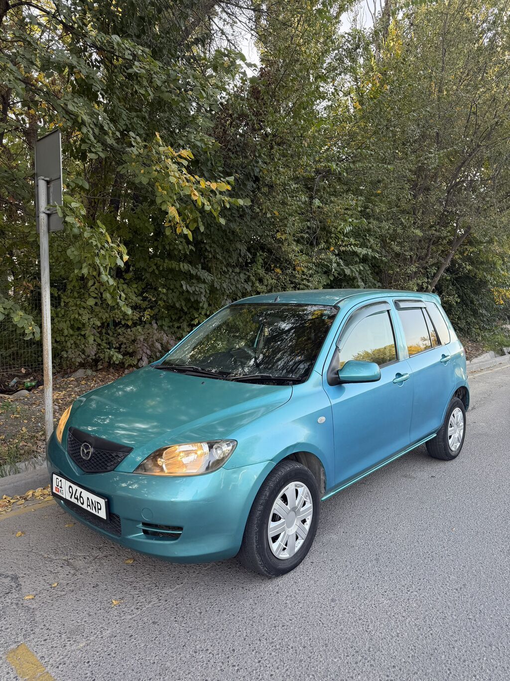 Mazda Demio: 2003 г., 1.3 л, Автомат, Бензин, Хэтчбэк: фото 3