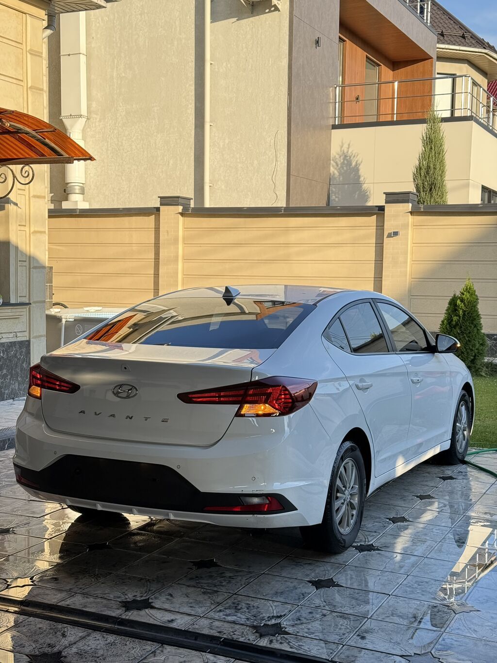 Hyundai Avante: 2019 г., 1.6 л, Автомат, Бензин, Седан: фото 3