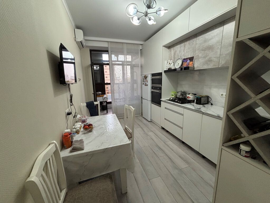 3 комнаты, 97 м², Золотой квадрат Элитка, 4 этаж, Дизайнерский ремонт: фото 8