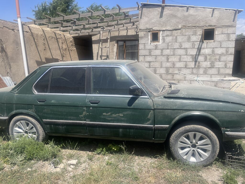 BMW 5‑Series E28 2,4 турбина - Кузов седан E28, классическая: фото 3