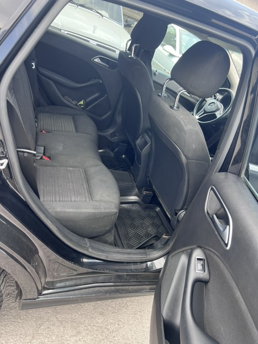 Mercedes-Benz B-Class: 2012 г., Автомат, Бензин, Хэтчбэк: фото 4