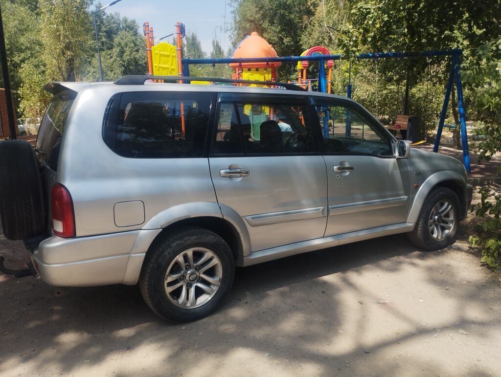 Suzuki XL7: 2003 г., 2.7 л, Автомат, Бензин, Внедорожник: фото 4