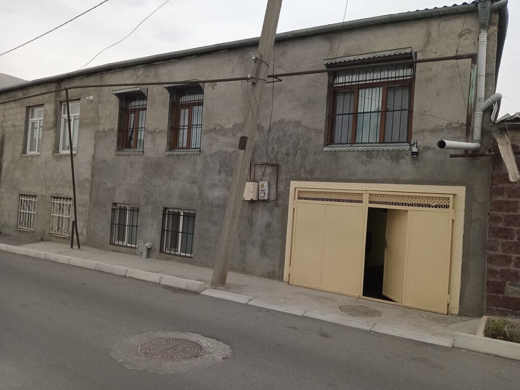 Məhlə evidi iki mərtəbəli 1ci mərtəbəni kiraye verilir, tələbə qızlara