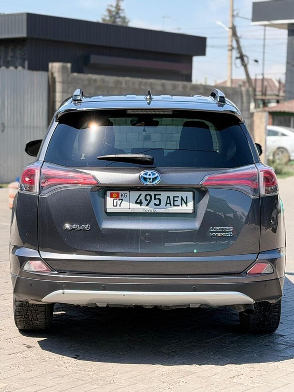 Toyota RAV4: 2017 г., 2.5 л, Автомат, Гибрид, Кроссовер: фото 4