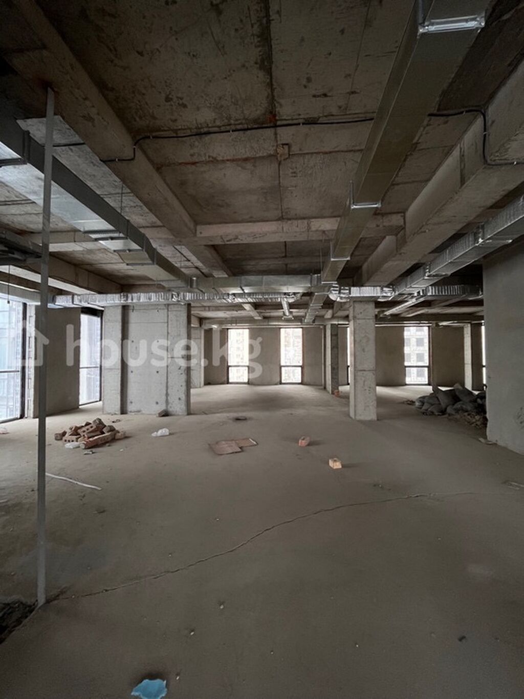 Аренда офисов, 300 м², В бизнес центре, С видом на горы, 1 линия, С отдельным сан узлом — фото 5