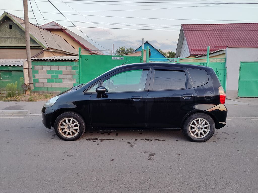 Honda Fit: 2006 г., 1.4 л, Вариатор, Бензин, Хэтчбэк: фото 3