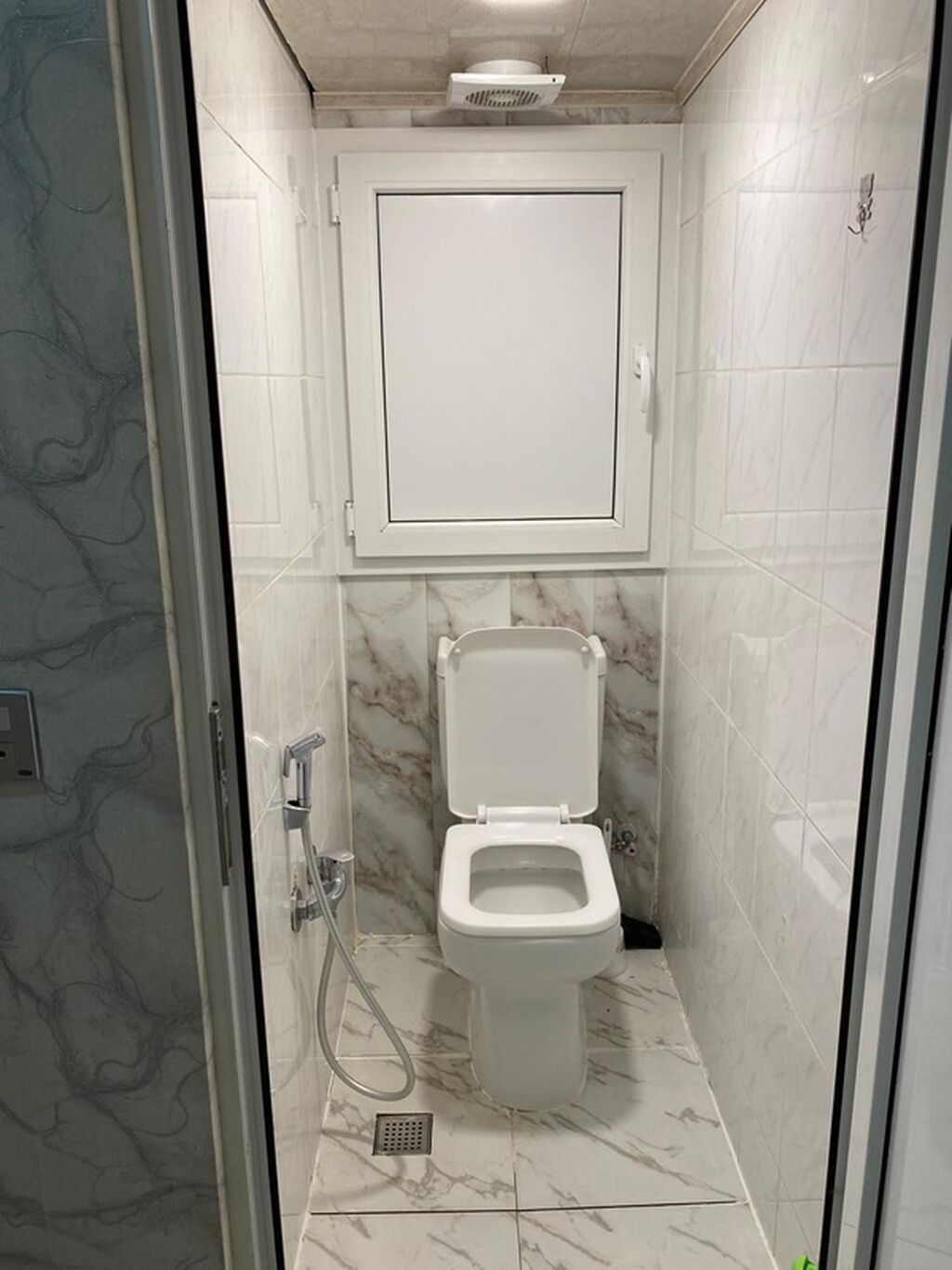 7 mkr., Dərnəgül metrosu, 88, 3, 93 saylı Avtobus dayanacağının