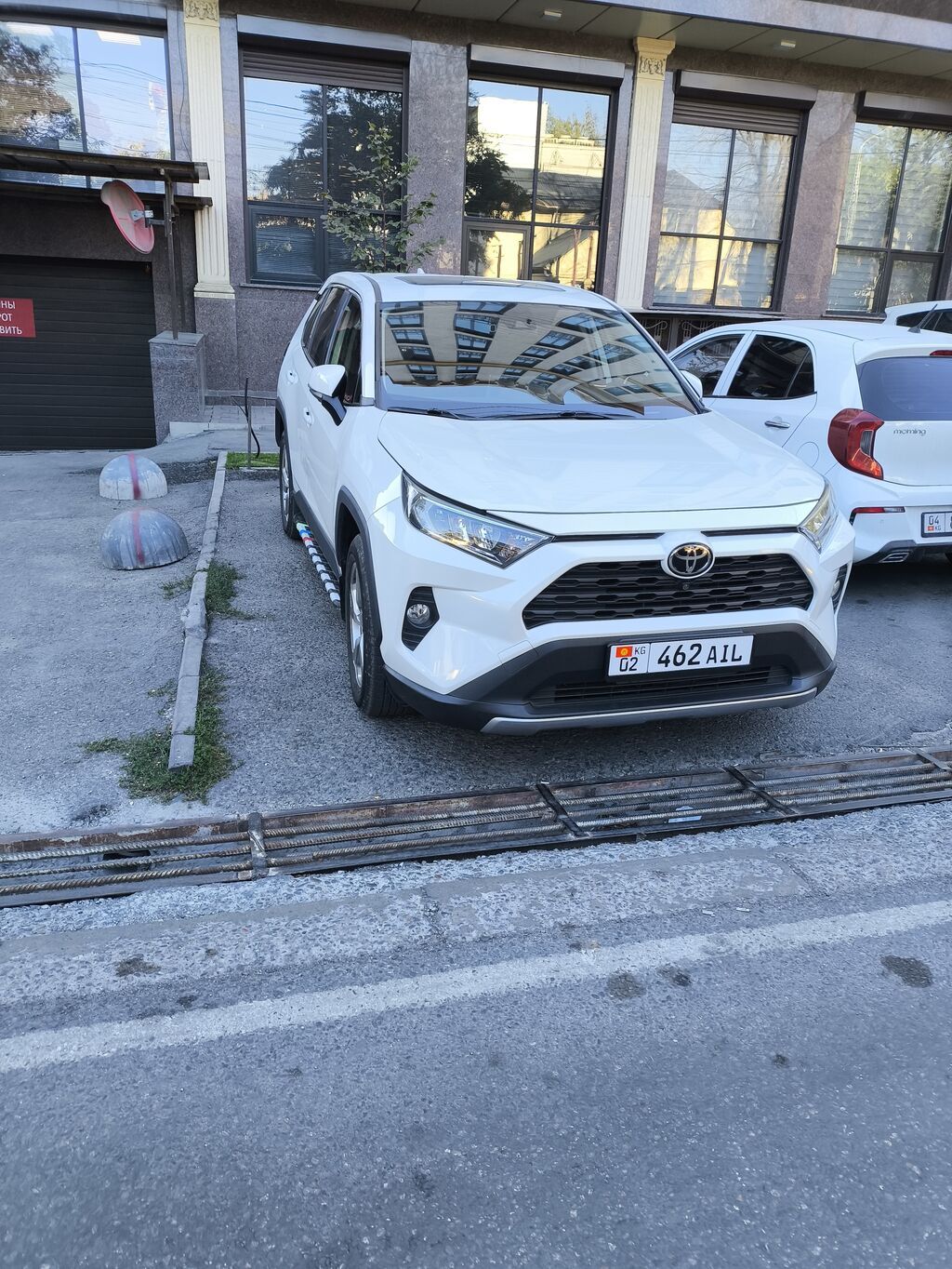 Toyota RAV4: 2020 г., Бензин, Кроссовер: фото 3