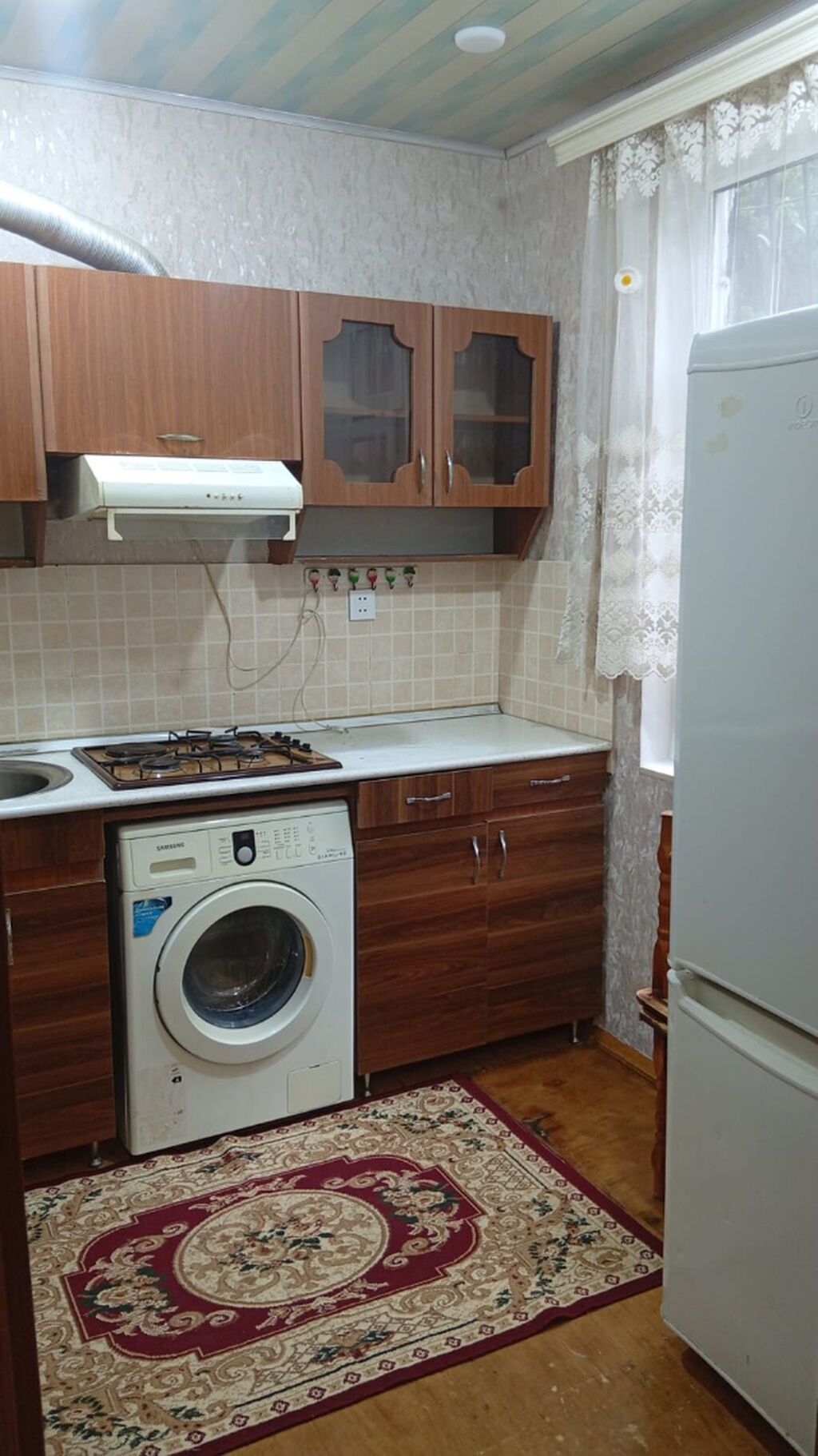 4 mik Ecemi Nesimi metrolari yaxinliginda 2 otaq bina evi 5/2